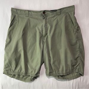 Woolrich Men’s Size 36 Outdoor Hiking Bermuda Shorts Flat Front Green Worn Flaws